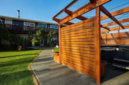 Brook House B&B & Cottages Отели рядом с достопримечательностью «Point Kean Viewpoint»