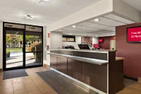 Red Roof Inn Cleveland - Westlake Hotels in Westlake