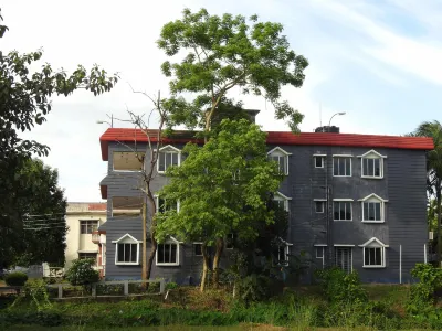Lake Side Resort Neermahal Hotel a 