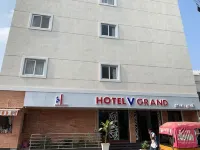 Fabhotel V Grand