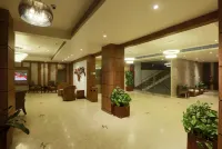 Hotel Shoolin Grand - parking