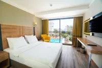 Ada Julian Marmaris