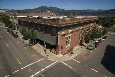 Hood River Hotel Hotels near Western Antique Aeroplane and Automobile Museum (WAAAM)