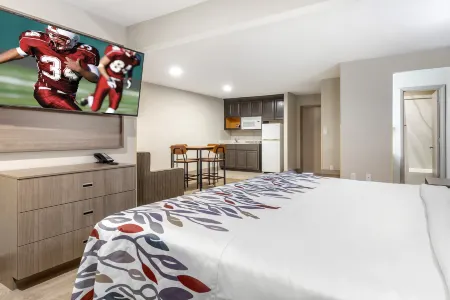 Red Roof Inn & Suites Newport News Отели в г. Робертс