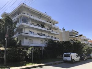 Kleio - Spacious apartment in Glyfada