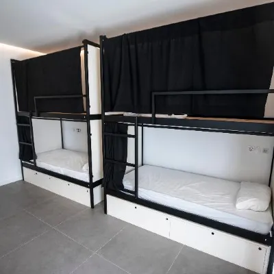 Hostel MYD Madriz โรงแรมใกล้ลากูนา