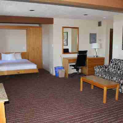 Ramada by Wyndham Campbell River Rooms