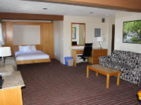 Ramada by Wyndham Campbell River Hotels in Campbell River