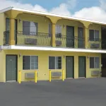 El Dorado Motel - parking