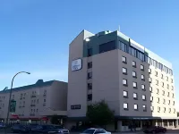 Nomad Hotel & Suites