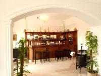 Gatwick Cambridge Hotel - bar