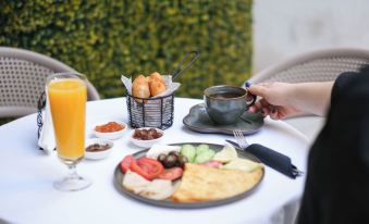 Golden City Hotel & Spa, Tirana - Housity