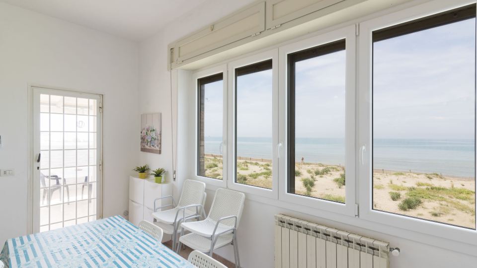 Rome's Beach House 1
