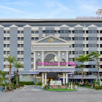Aunchaleena Grand Hotel Các khách sạn gần Sân vận động Rajamangala