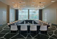 Graduate by Hilton Tempe - 4-Star