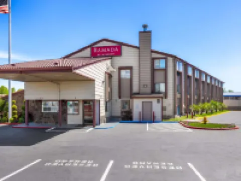 Ramada by Wyndham Medford Airport North Hotels in Medford