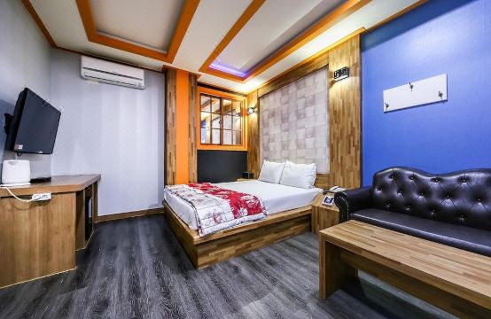 10. 대구 수성구 J..