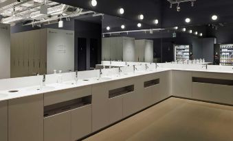 9h nine hours Shinagawa station for men