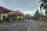 Wonorejo Hotel Mitra RedDoorz Hotels in Pagerwojo