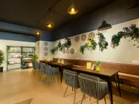 The Hosteller Bangalore, Indiranagar Hotels near RMZ Infinity