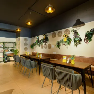 The Hosteller Bangalore, Indiranagar Отели рядом с достопримечательностью «Бизнес-комплекс RMZ Infinity»