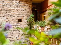 Au Patio Morand Hotels near Parc de la Tête d'Or