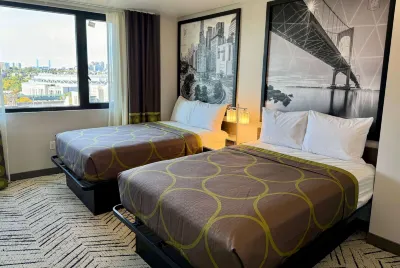 Super 8 by Wyndham Bronx Near Stadium Hotel a New York