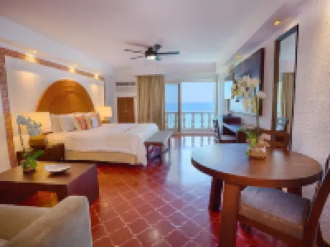 Costa Sur Resort & Spa Hotels near Los Arcos