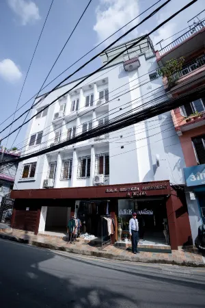 SRK SERVICE APARTMENT AND HOTEL Отели рядом с достопримечательностью «City Motorbike»