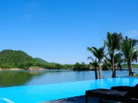 อินเลญา รีสอร์ท (Inlaya Resort) - ที่มีสระว่ายน้ำ