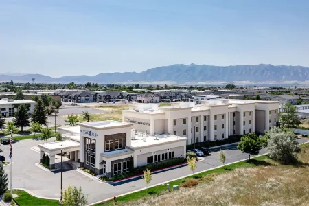 Comfort Inn & Suites Logan Near University Отели в г. Cache County