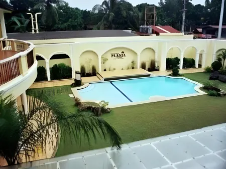 Planta Centro Bacolod Hotel & Residences Отели в г. Западный Негрос