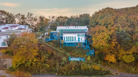 Ganghwa Picnic Pension Отели рядом с достопримечательностью «Dongmak Beach»