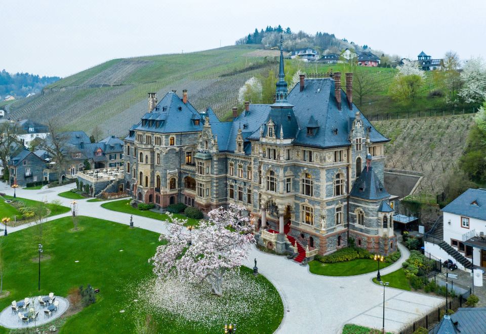 Lieser Castle, Autograph Collection — photo 4