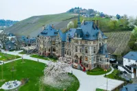 Schloss Lieser, Autograph Collection - piscina
