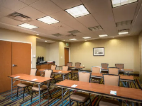 Fairfield Inn & Suites Augusta Hotels in Augusta