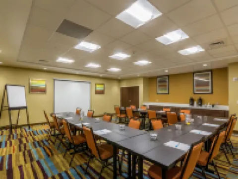 フェアフィールド・イン＆スイート・ビュート ビュートのホテル