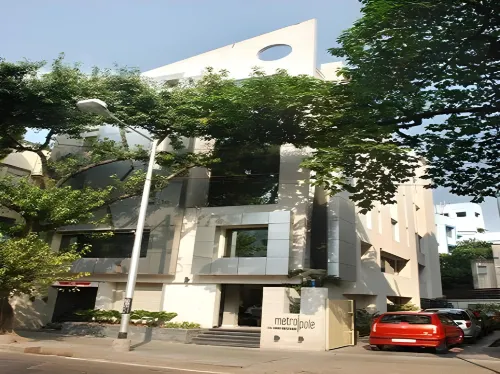 Metropole Hotels in Kolkata