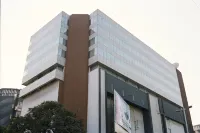 Hotel Aurora Towers Hotels near Empress Gardens