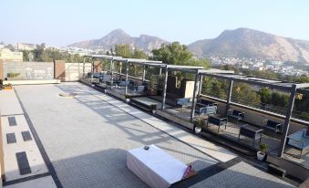 Pinky Hotel