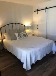 Lovely condo walking distance to Carpinteria beach and downtown. Hotel a Carpinteria