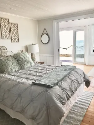 Oceanfront Oasis Spacious 3-Bedroom, 2-Bath Retreat for 12  Linens Included