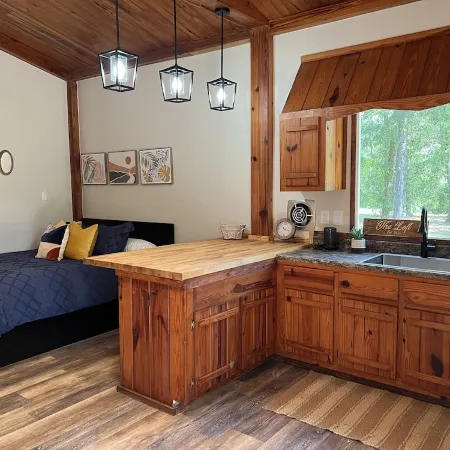 Secluded Cabin on 21 Acres Near Florida Springs