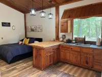 Cozy Cabin for Two - Fire Pit & Holiday Getaway