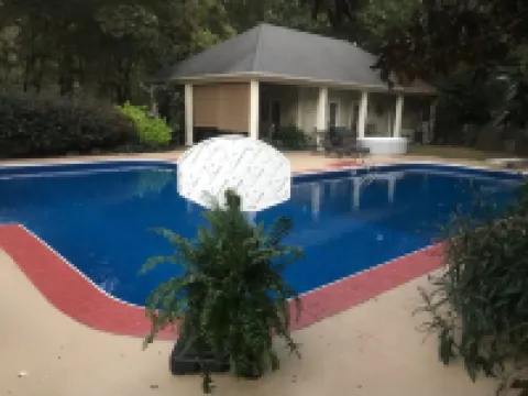 Cozy 1-bedroom 1 bath guest house 5 minutes from Ole Miss Campus