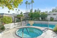PS Retreat - Luxurious Centrally Located Condo!