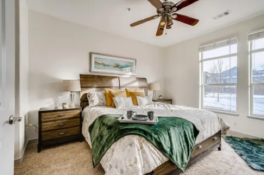 Pottery Barn Perfect Steps 2 LightRail, Mall, Restaurants, Shop, Schwab,Skyridge Hotels in Lone Tree