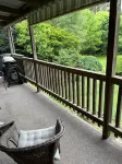 Shadybrook Alpine Apartment and garden