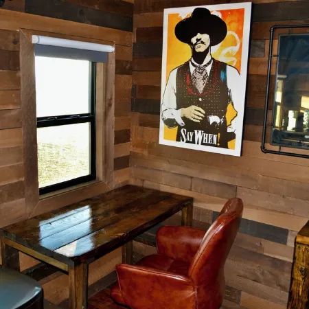 Pickleball Cabin with Outdoor Kitchen