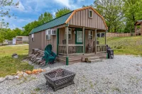 The Cowskin Cabin & Bunkhouse - Lakeview Getaway on 1/2 acre
